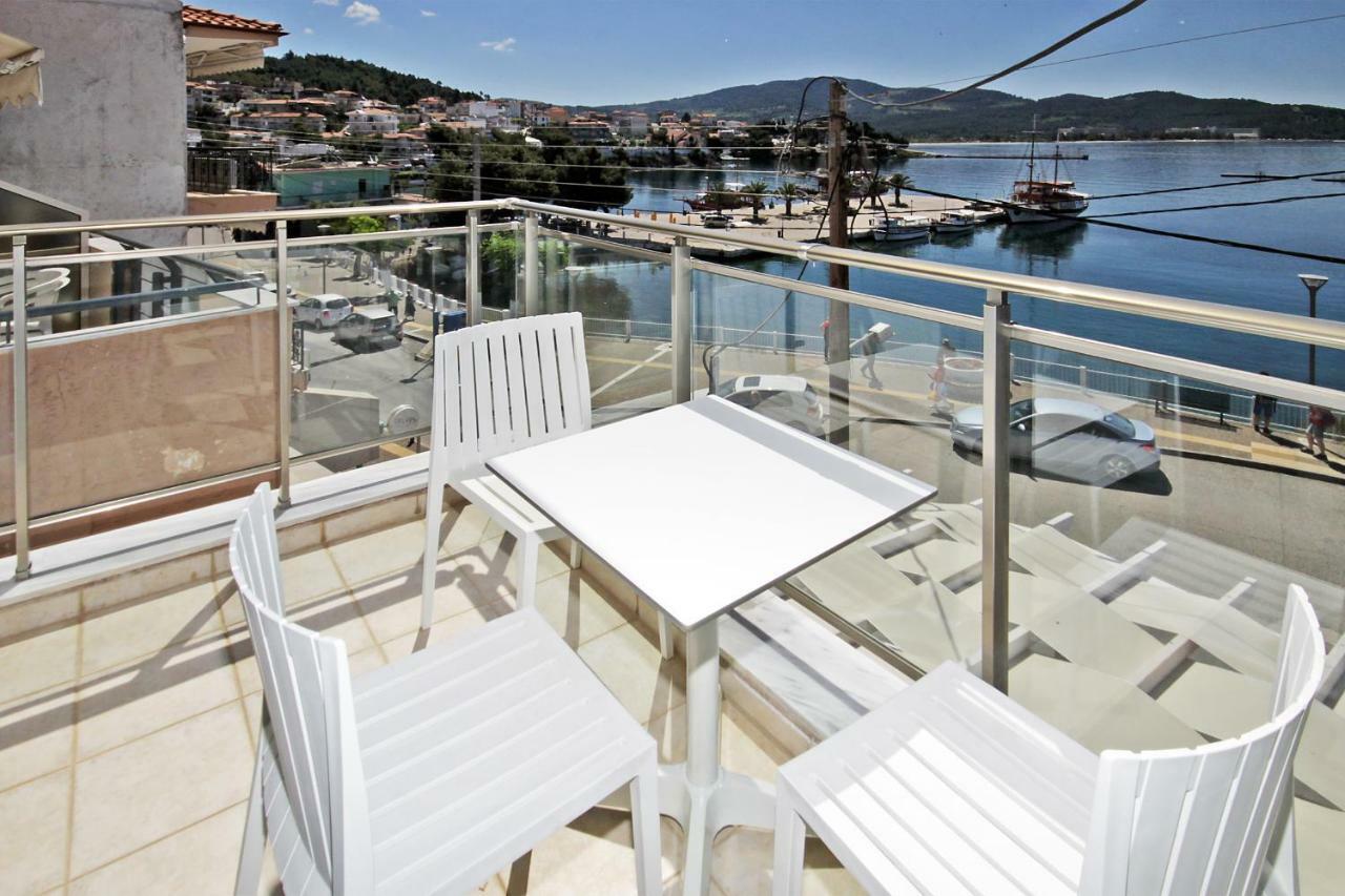 Aqua Marine 2 Hotel เนโอสมาร์มาราส ภายนอก รูปภาพ