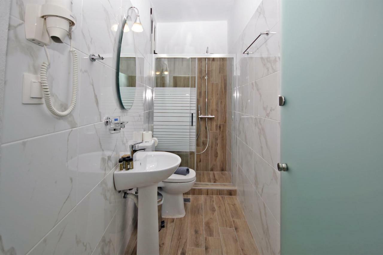 Aqua Marine 2 Hotel เนโอสมาร์มาราส ภายนอก รูปภาพ