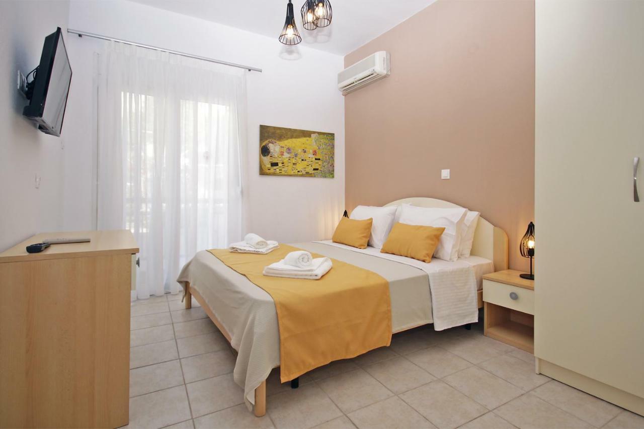 Aqua Marine 2 Hotel เนโอสมาร์มาราส ภายนอก รูปภาพ